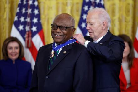 Biden awards Medal of Freedom to 19 at White House: asset-mezzanine-16x9
