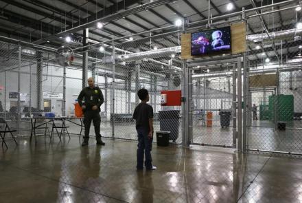 Teachers gather in Texas to protest child detentions: asset-mezzanine-16x9
