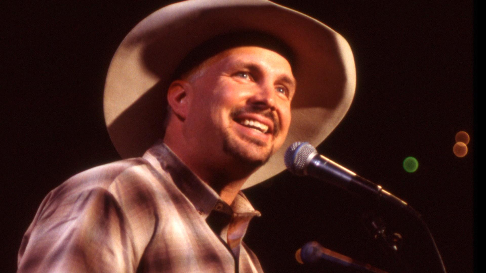 Garth Brooks Teammates Press Box » Kansas City, Missouri audio guide app »  VoiceMap