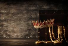 Secrets of the Royal Jewels: TVSS: Iconic