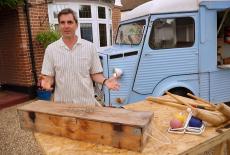 The Travelling Auctioneers: Car Boot Fake or Fortune?: TVSS: Iconic