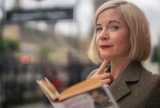 Lucy Worsley's Holmes vs. Doyle: Fact and Fiction: TVSS: Iconic