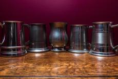 Celebrity Antiques Road Trip: Robert Powell and Liza Goddard: TVSS: Iconic