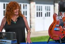 Antiques Roadshow: Castle Farms Hour 1: TVSS: Iconic