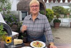 Lidia's Kitchen: Serving Up Pasta: TVSS: Iconic