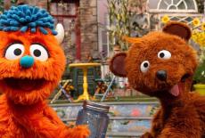 Sesame Street: Lights! Camera! Share!: TVSS: Iconic