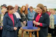 Antiques Roadshow: Ebington Square, Derry/Londonderry 1: TVSS: Iconic