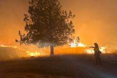 Lone Rock fire in Spray, Oregon
