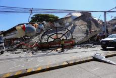 Magnitude 7.8 quake in southern Philippines
