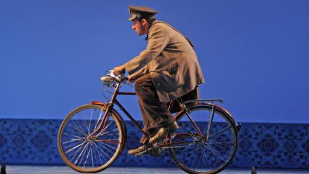 Il Postino from LA Opera: asset-mezzanine-16x9