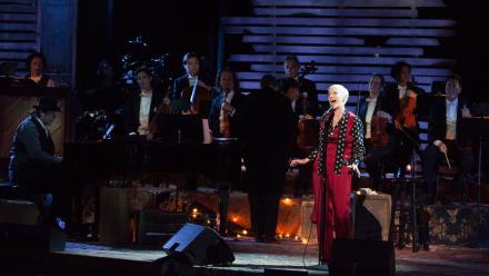 Annie Lennox: Nostalgia in Concert - "I Put a Spell on You": asset-mezzanine-16x9