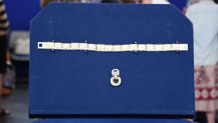 Appraisal: 18th-Century Jade Belt Fitting & Repro Belt: asset-mezzanine-16x9