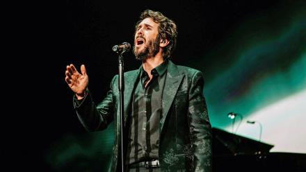Josh Groban Performs "Bring Him Home": asset-mezzanine-16x9