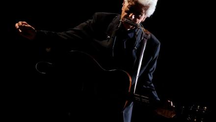 Graham Nash Performs A Case of You: asset-mezzanine-16x9