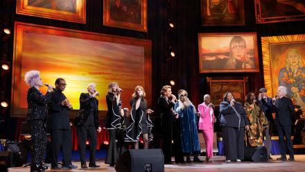 An All-Star Ensemble Performs Big Yellow Taxi: asset-mezzanine-16x9