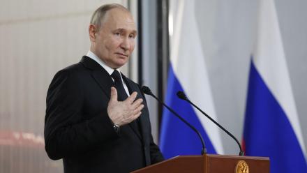 What's behind Trump's pivot toward Putin: asset-mezzanine-16x9