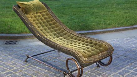 Appraisal: Comfort Furniture Co. Chaise Longue, ca. 1900: asset-mezzanine-16x9