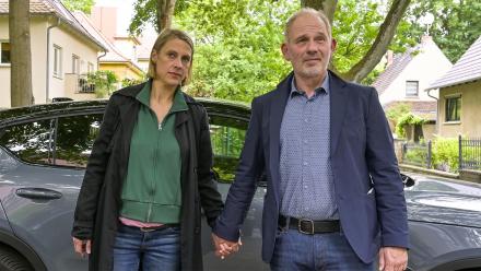 Romy and Julian: asset-mezzanine-16x9