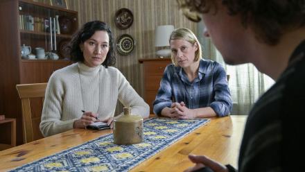 Familiar Stranger: asset-mezzanine-16x9