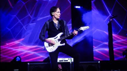 SNEAK PEEK: Chicago & Friends: Live at 55: asset-mezzanine-16x9