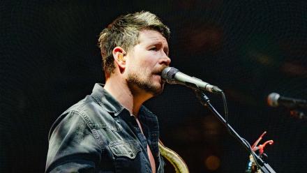 Shane Smith & The Saints Preview: asset-mezzanine-16x9