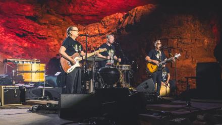 Violent Femmes Perform "Blister in the Sun": asset-mezzanine-16x9