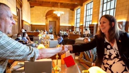 Former archivist launches effort to strengthen democracy: asset-mezzanine-16x9