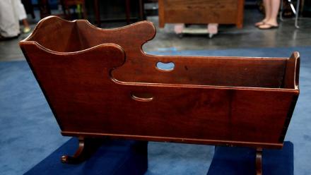 Appraisal: American Walnut Cradle, ca. 1775: asset-mezzanine-16x9