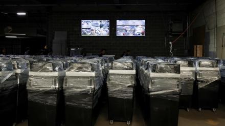 How Trump is trying to change the way people vote: asset-mezzanine-16x9