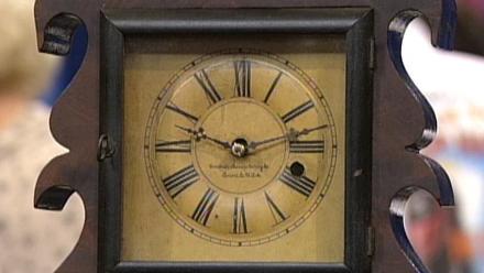 Appraisal: Wall Acorn Clock: asset-mezzanine-16x9