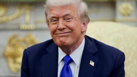 Trump threatens no back pay for furloughed federal workers: asset-mezzanine-16x9