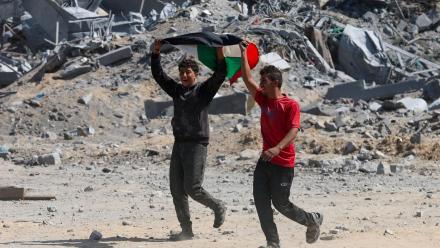 Displaced Gazans begin returning to shattered communities: asset-mezzanine-16x9