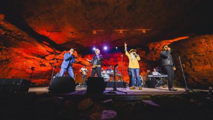 The Oak Ridge Boys: asset-mezzanine-16x9