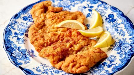 Apple Strudel & Schnitzel: asset-mezzanine-16x9