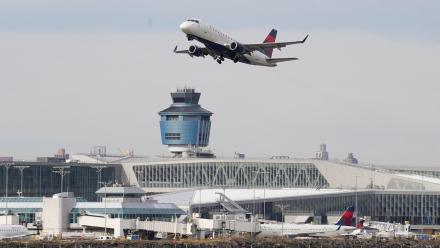Shutdown talks deadlocked as airlines cancel flights: asset-mezzanine-16x9