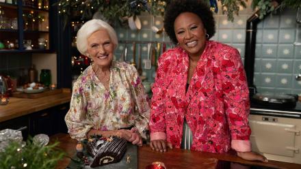 Mary Berry's Highland Christmas: asset-mezzanine-16x9