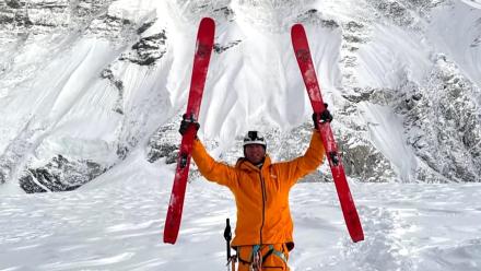 The story behind one man’s historic Everest descent on skis: asset-mezzanine-16x9