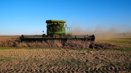 Trump proposes $12 billion in aid to farmers hurt by tariffs: asset-mezzanine-16x9