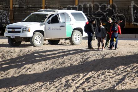 News Wrap: Record number of minors arrive at southern border: asset-mezzanine-16x9