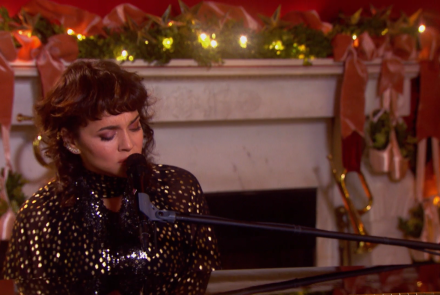 Norah Jones Sings "Christmas Calling": asset-mezzanine-16x9