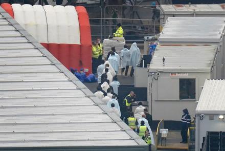United Kingdom, France crack down on migrant crossings: asset-mezzanine-16x9