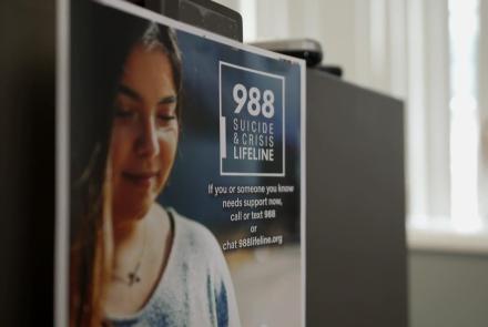 Ohio lawmakers work to fund 988 suicide prevention hotline: asset-mezzanine-16x9
