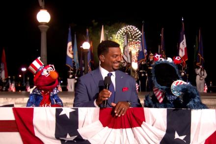 Host Alfonso Ribeiro, Elmo, and Cookie Monster Say Goodnight: asset-mezzanine-16x9