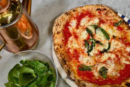 Pizza and Lemons: Naples to Sorrento: asset-mezzanine-16x9