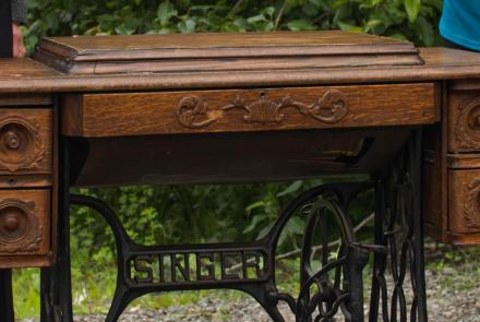 Appraisal: Singer Oak-cased Sewing Machine & Table, ca. 1900: asset-mezzanine-16x9