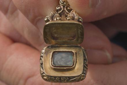 Appraisal: Victorian Gold Memorial Watch Fob Seal, ca. 1865: asset-mezzanine-16x9