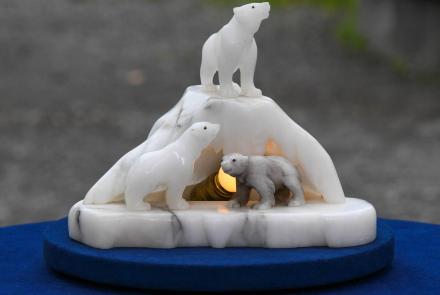 Appraisal: Italian Art Deco Alabaster Polar Bear Lamp: asset-mezzanine-16x9
