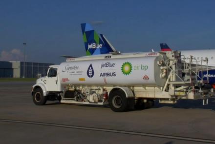 Airlines working to create sustainable aviation fuel: asset-mezzanine-16x9