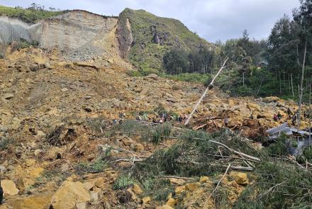 News Wrap: 2,000 killed in Papua New Guinea landslide: asset-mezzanine-16x9