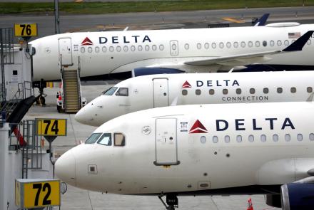 News Wrap: DOT investigating Delta over passenger treatment: asset-mezzanine-16x9